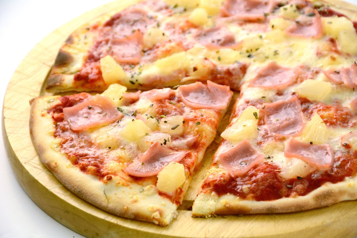 Próximamente Pizza Hawaiana Con Orilla Rellena De Queso